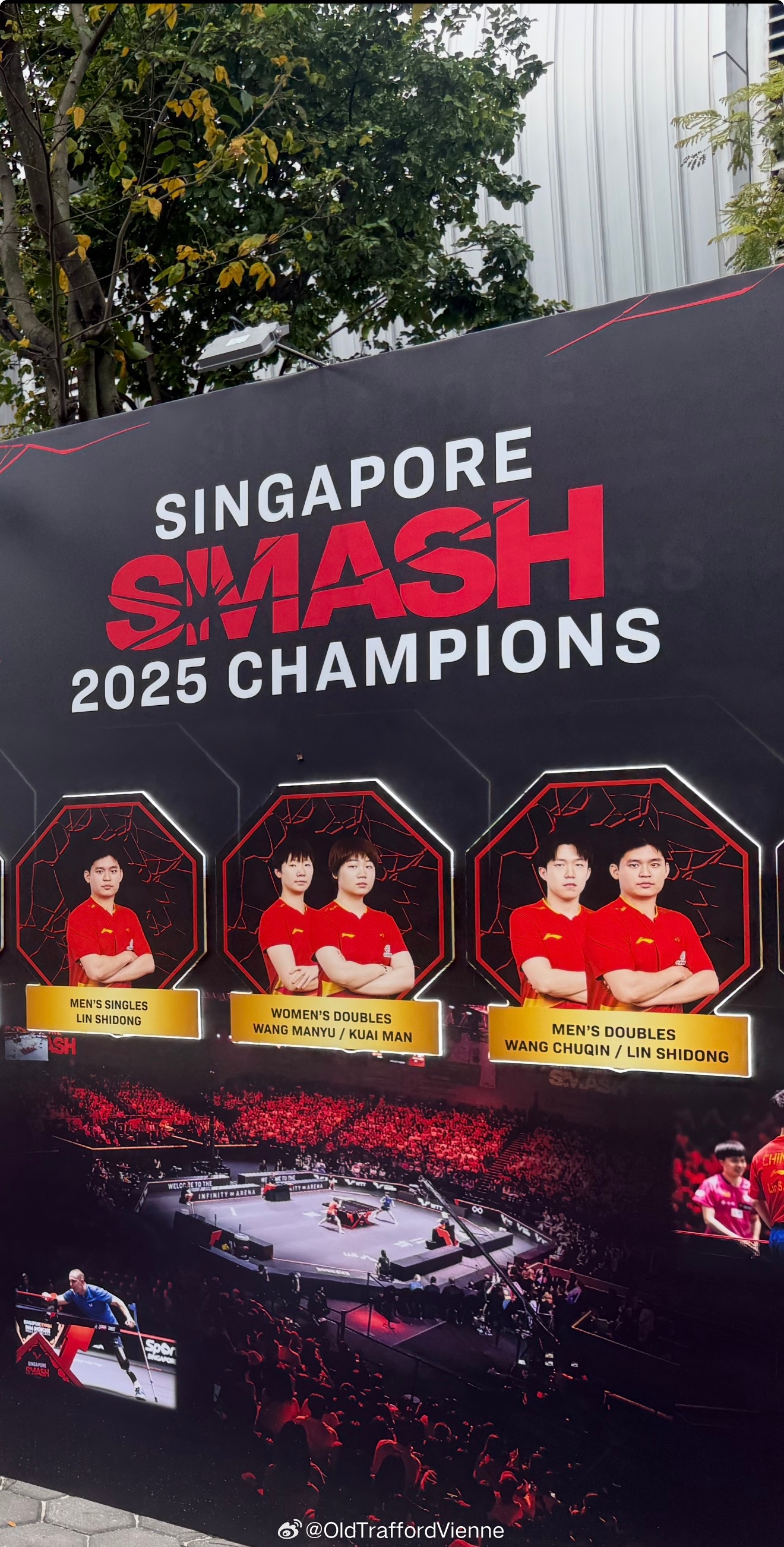 林诗栋还是不够稳定啊，那天看比赛受看台球迷干扰最严重的就是他。看台有个女球迷应该