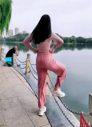 湖边舞