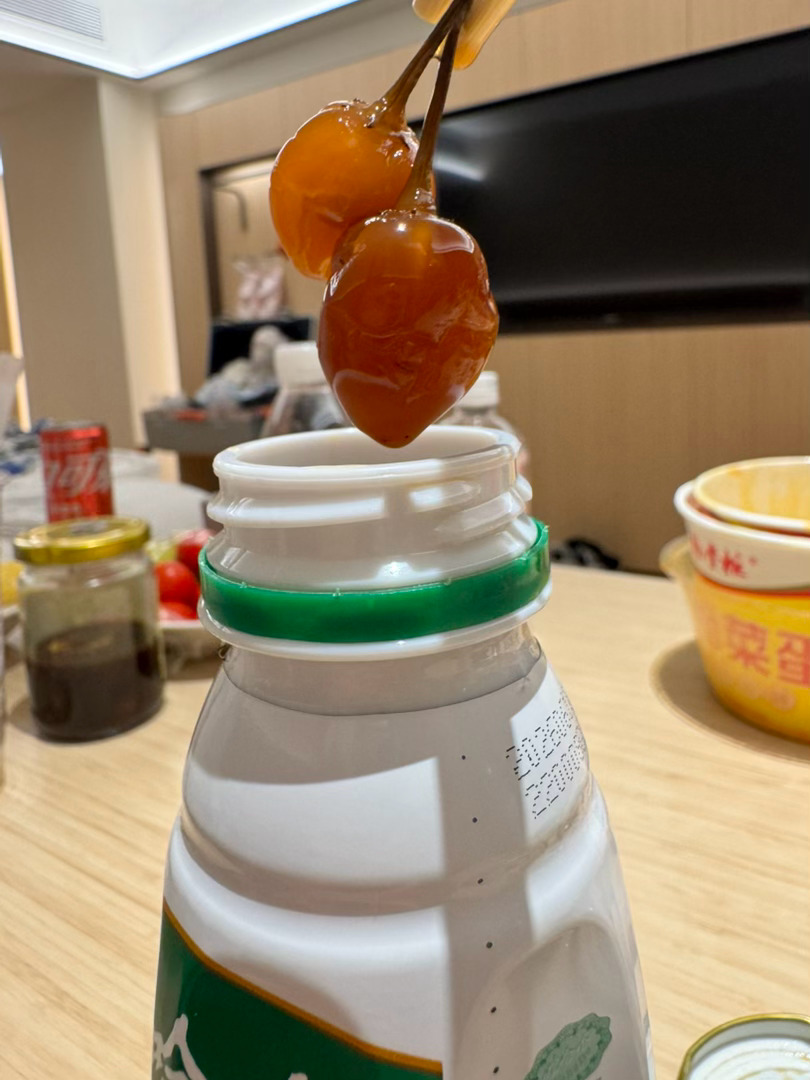 7点的飞机5点就得出发啦舍不得我这点泡辣椒找个宽口瓶子给它们都装走 南宁