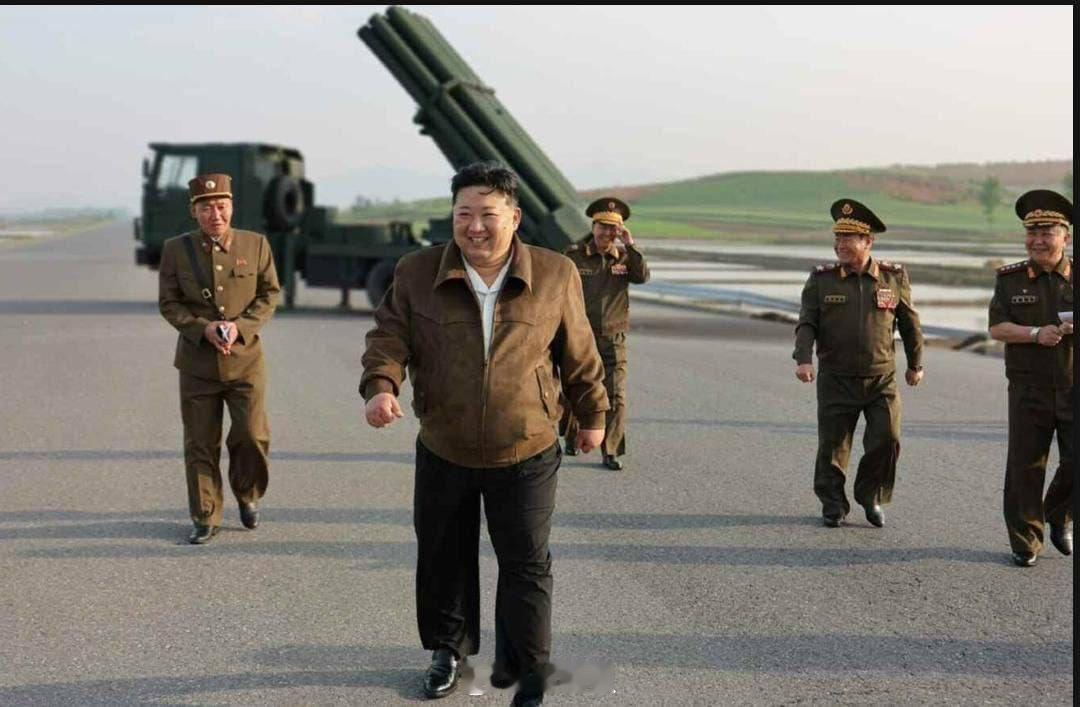 朝中社:金正恩再次指挥多管火箭炮军事演习 ​​​