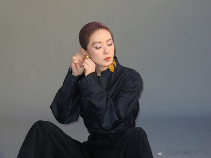 1.刘诗诗与胡先煦合作的犯罪悬疑剧《醉梦》已进入定档阶段。2.檀健次接下来有新的