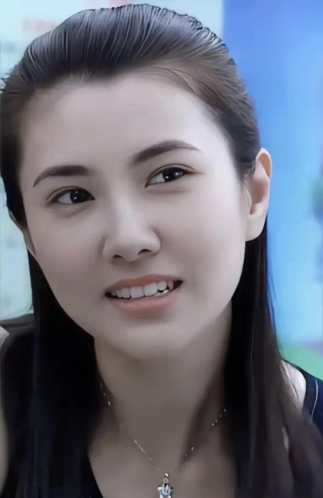 这才是真正的魅力女神，颜值超越了年轻时候的左小青和俞飞鸿，在荧幕里给观众带来了不