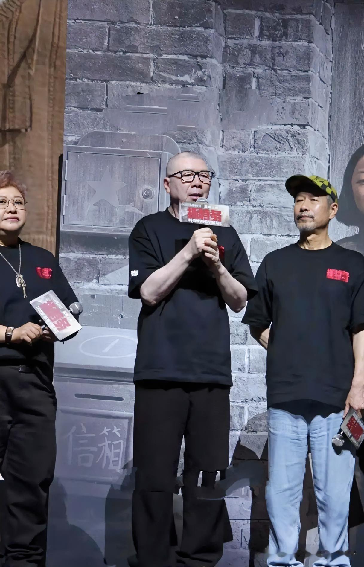 说真心话，挺喜欢韩红的。无论哪里受灾受难，第一时间就冲过去，捐款是捐款，送物资是