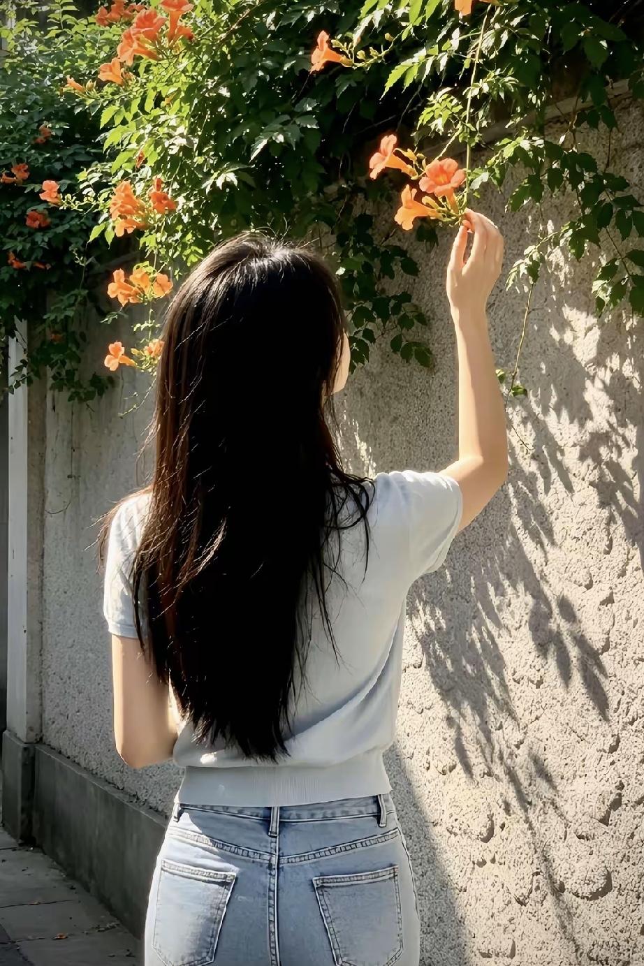 你有没有发现？成年人绝大多数的焦虑，都源于乱跟风、乱节奏。
 
别人加速奔跑，你