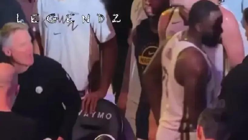 勇士更衣室的真相，藏在追梦格林的合同条款里。
 
那不是争吵，是科尔对着格林连续