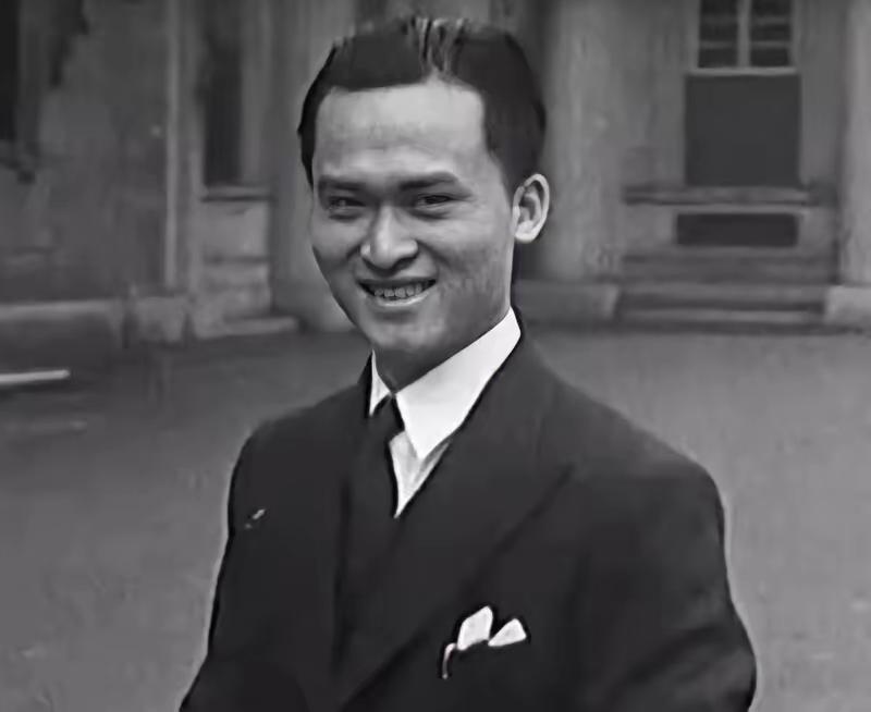 1942年，一名24岁的中国船员掉入北大西洋，靠着吃生鱼喝鸟血强撑了133天，然