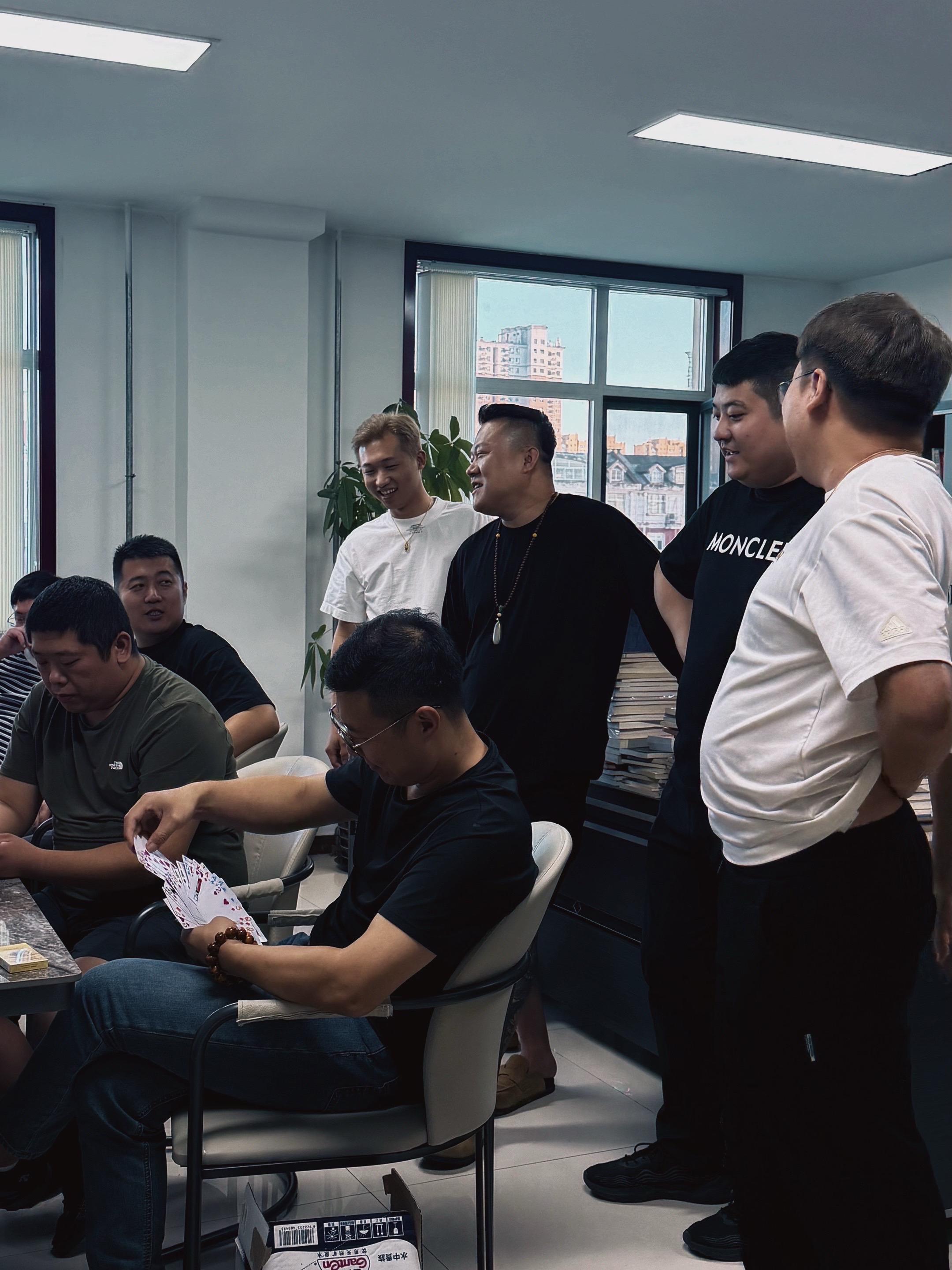 孙子兵法：变通 1、对强者，别怂，硬气点。 2、对弱者，别压，给个台阶...