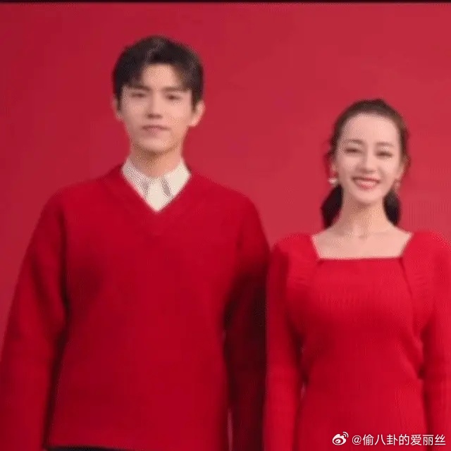 陈飞宇还是和王影璐最配，迪丽热巴很美但是陈飞宇和她不太搭，你们说呢 