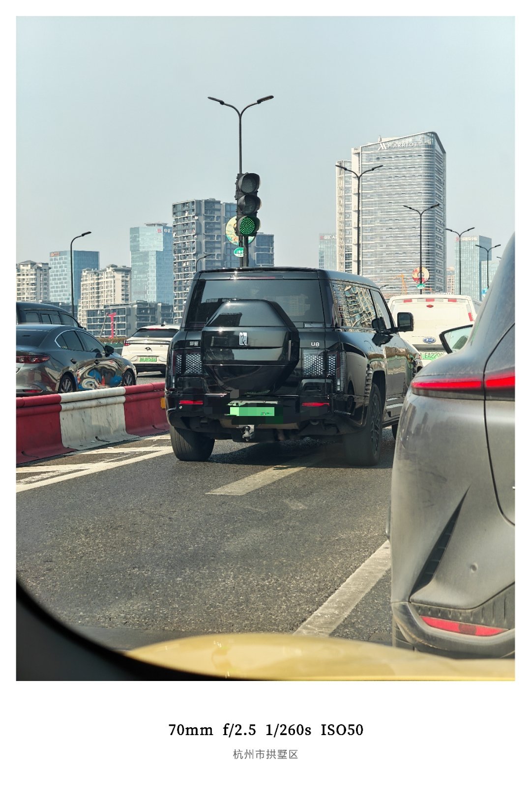 自从杭州三桥封了之后高架就开始跟北上广接轨了不分早高峰和平时的堵车过个江50分钟