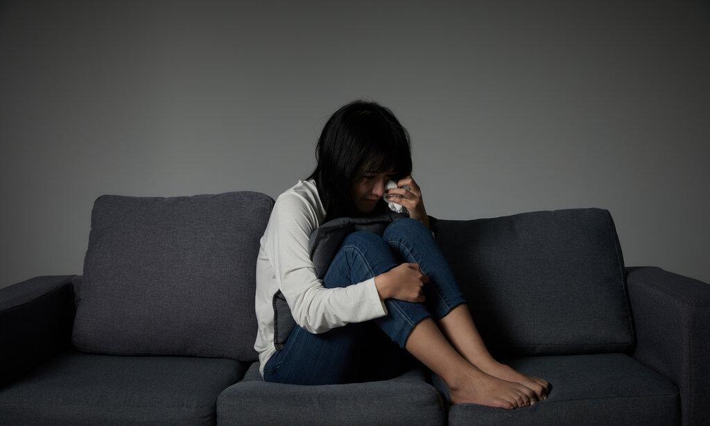 北京，28岁独生女父母双亡后，留下1400万的学区房，女子准备办理房产过户时，叔