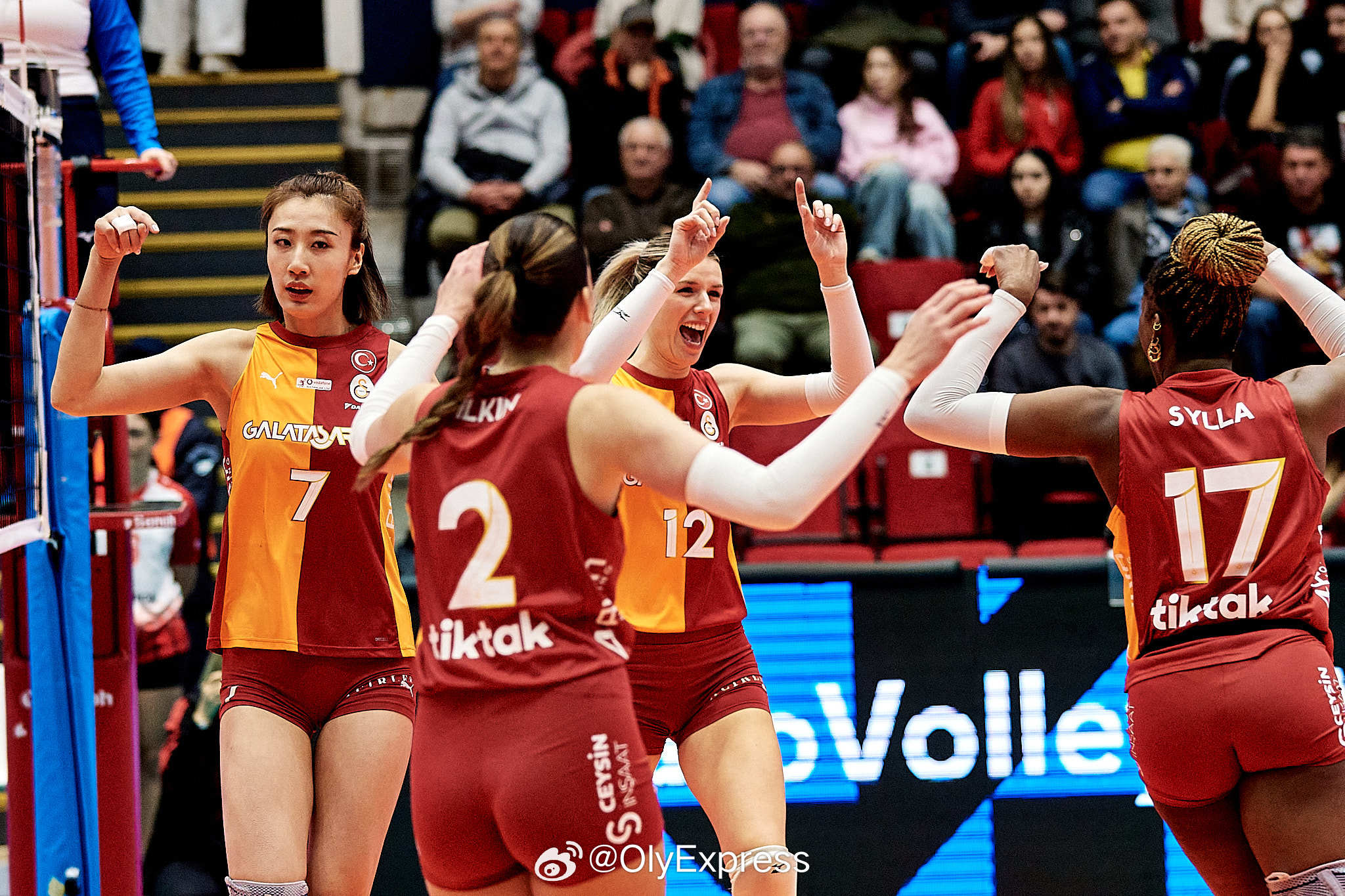 【女排欧联杯加拉塔萨雷屠戮沃伦塔里进决赛 王媛媛9分】国际排坛战报速递中国排球留