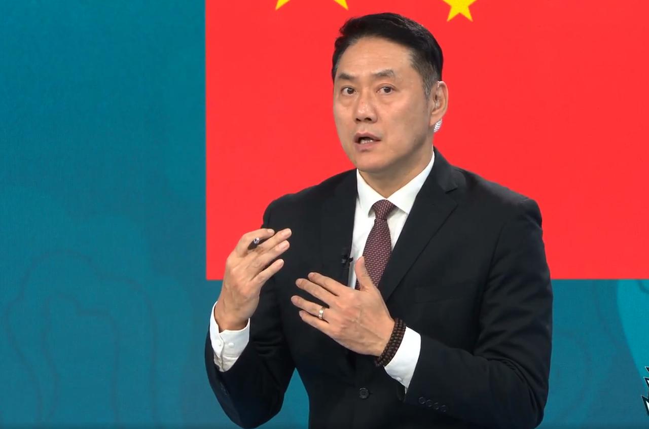 陈正昊给徐杰提建议！
近段时间，对于广东队而言，可以说，完全处于风口浪尖上，因为