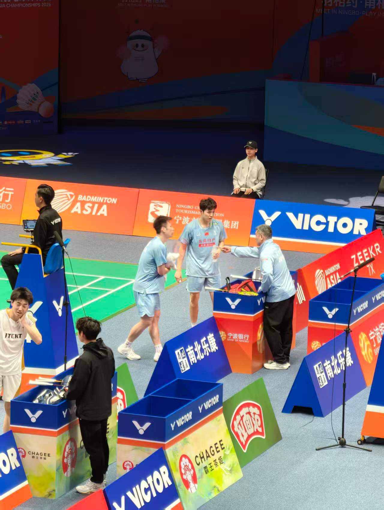 何济霆/任翔宇🇨🇳 21-16、8-11 🇯🇵佐野大辅/相泽桃李2026