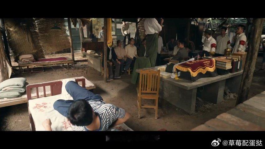 敢质疑舅 舅出手给你看什么叫硬汉？这就是！被说血不纯洁，不废话直接动手，张嘉益这