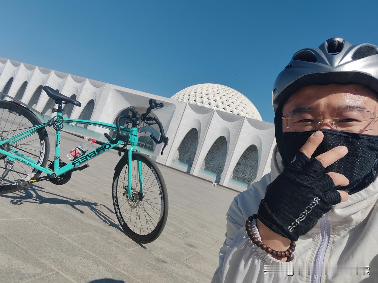 骑行20公里去打卡一个地方，真的超酷！
骑行全程约20公里，爬升62米，基本是平