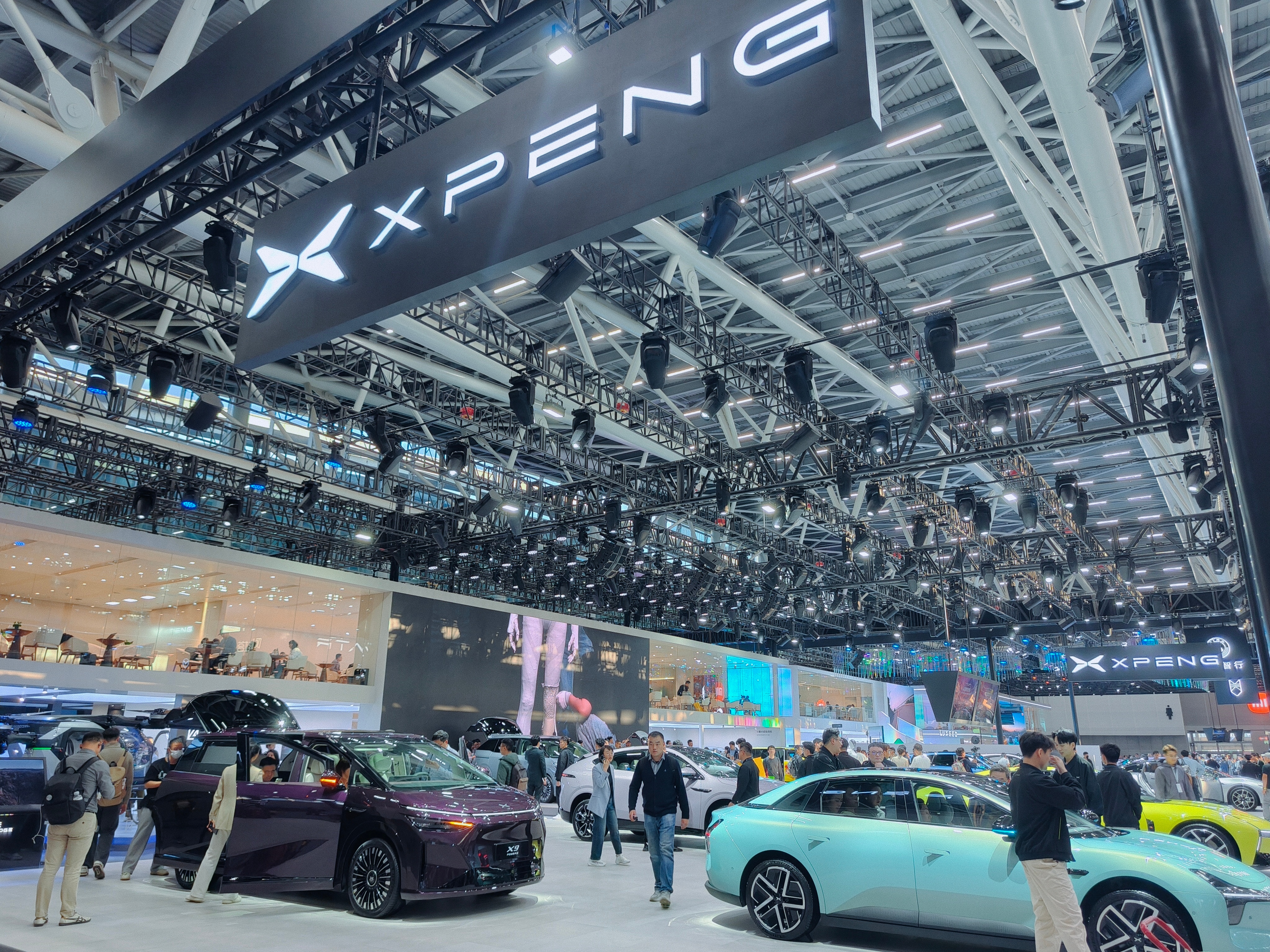 一百万辆，是车企全方面实现质变的标准，一个品牌能实现这一成绩，就说明了其在规模效