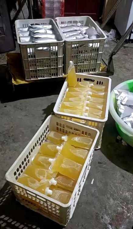 记者暗访河南漯河孟州果汁代工厂，本以为能拍到NFC鲜果冷榨的热火朝天大场面，结果