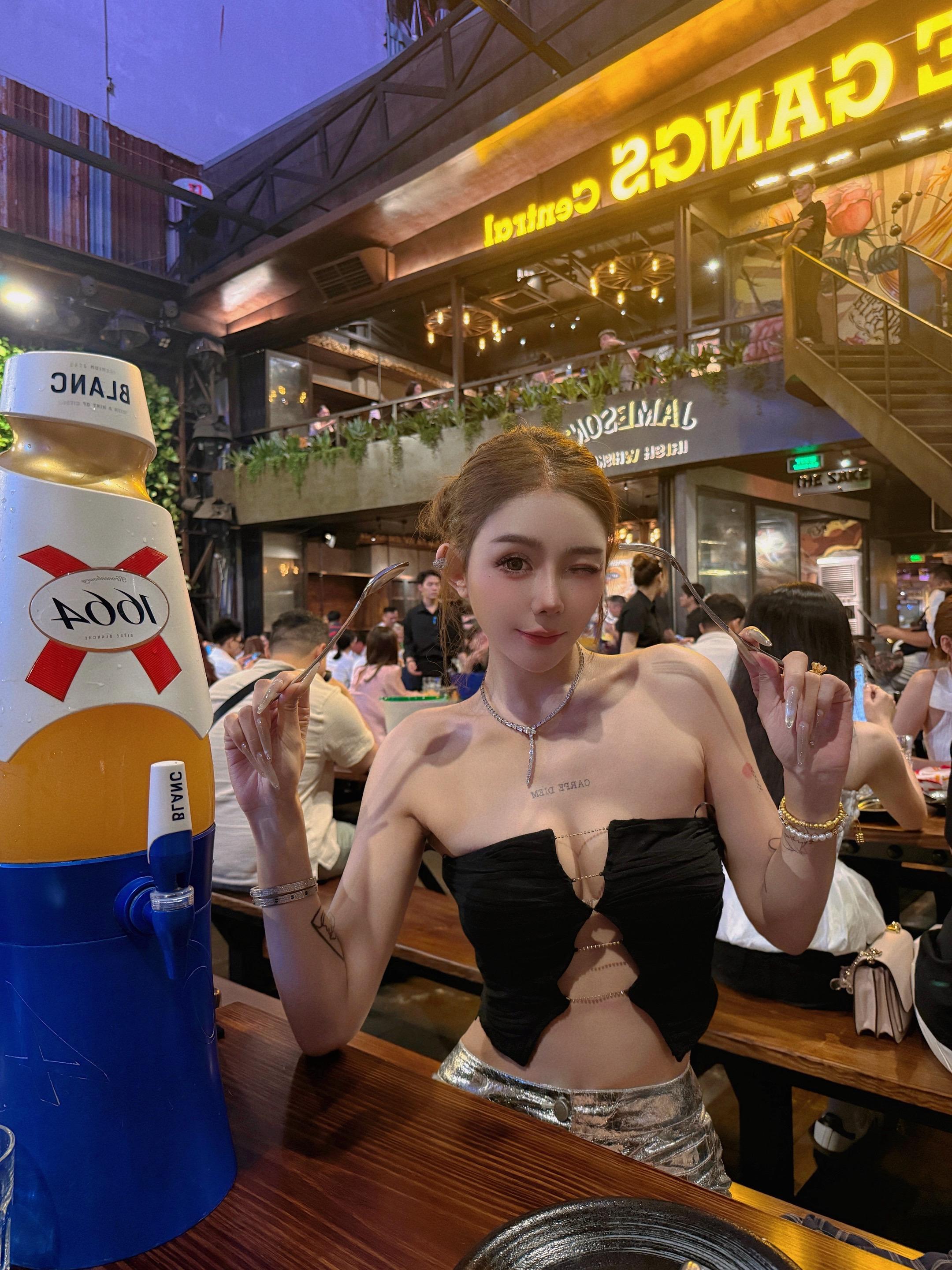 你穿的性感她们揣测你的生活 你有钱她们揣测你的职业你换车换房她们揣测你...