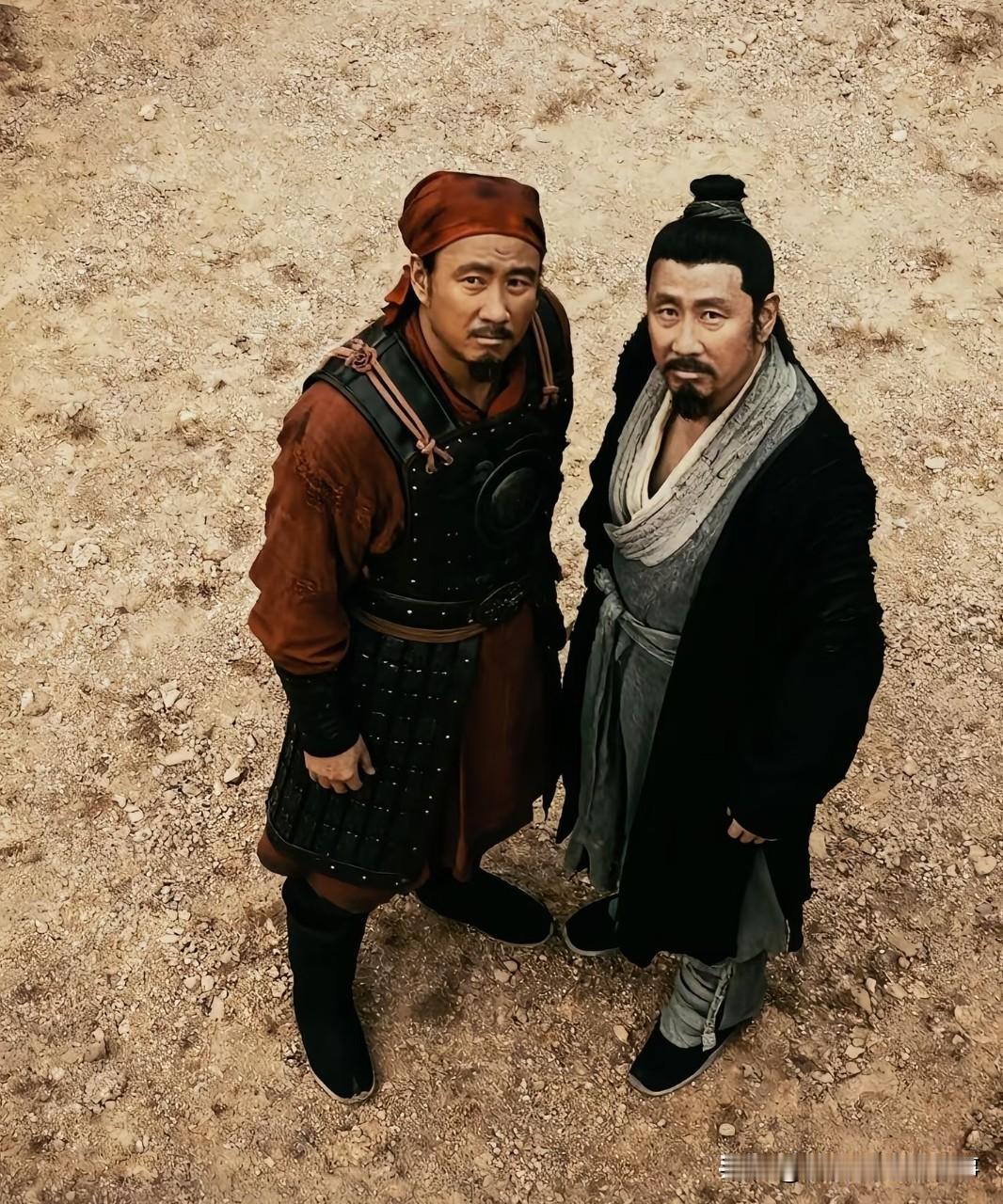 同样是布衣皇帝，同样带一帮老乡打天下，为什么朱元璋的淮西兄弟个个是名将，名气地位