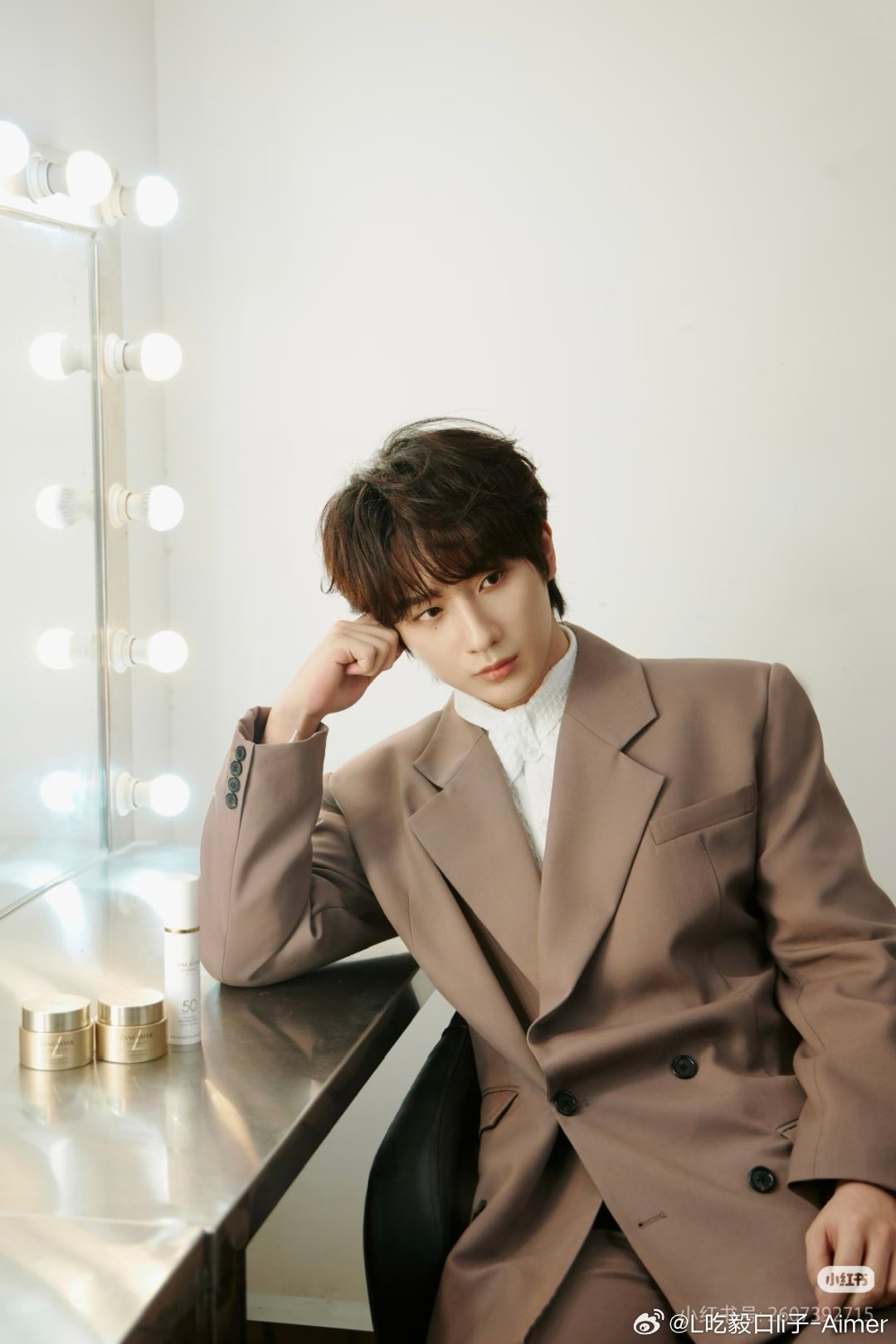 李宏毅十万狂花入梦来LHY李宏毅岐凤殷这温吞世俗人间烟火，只有你是我的江河湖泊｜