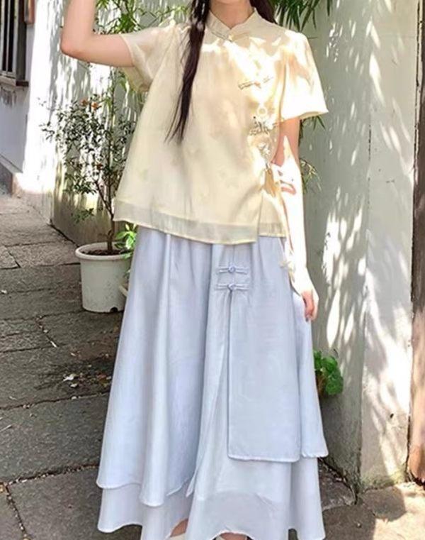 【求助】这种新中式风衣服该配什么鞋子比较合适，p2的鞋子可以吗？或者求推荐 ​​