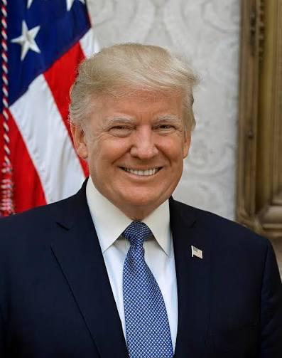 美国选举有个数据特别有意思：历任美国总统，支持率跌到四成以下，基本就意味着中期选