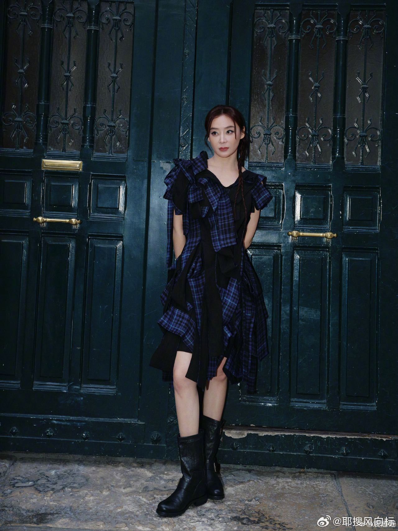 袁姗姗巴黎时装周造型袁姗姗第一章异国千金袁姗姗巴黎时装周造型直接美到心巴上🤩蓝