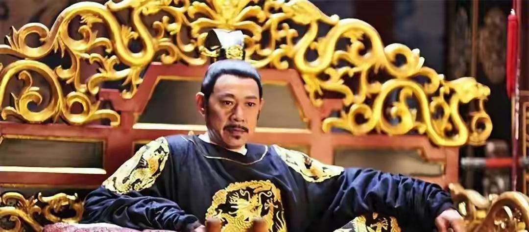 那一瞬间，仿佛时间都静止了。长安的街巷依旧繁忙，但昭陵的寂静被这一声巨响彻底撕裂