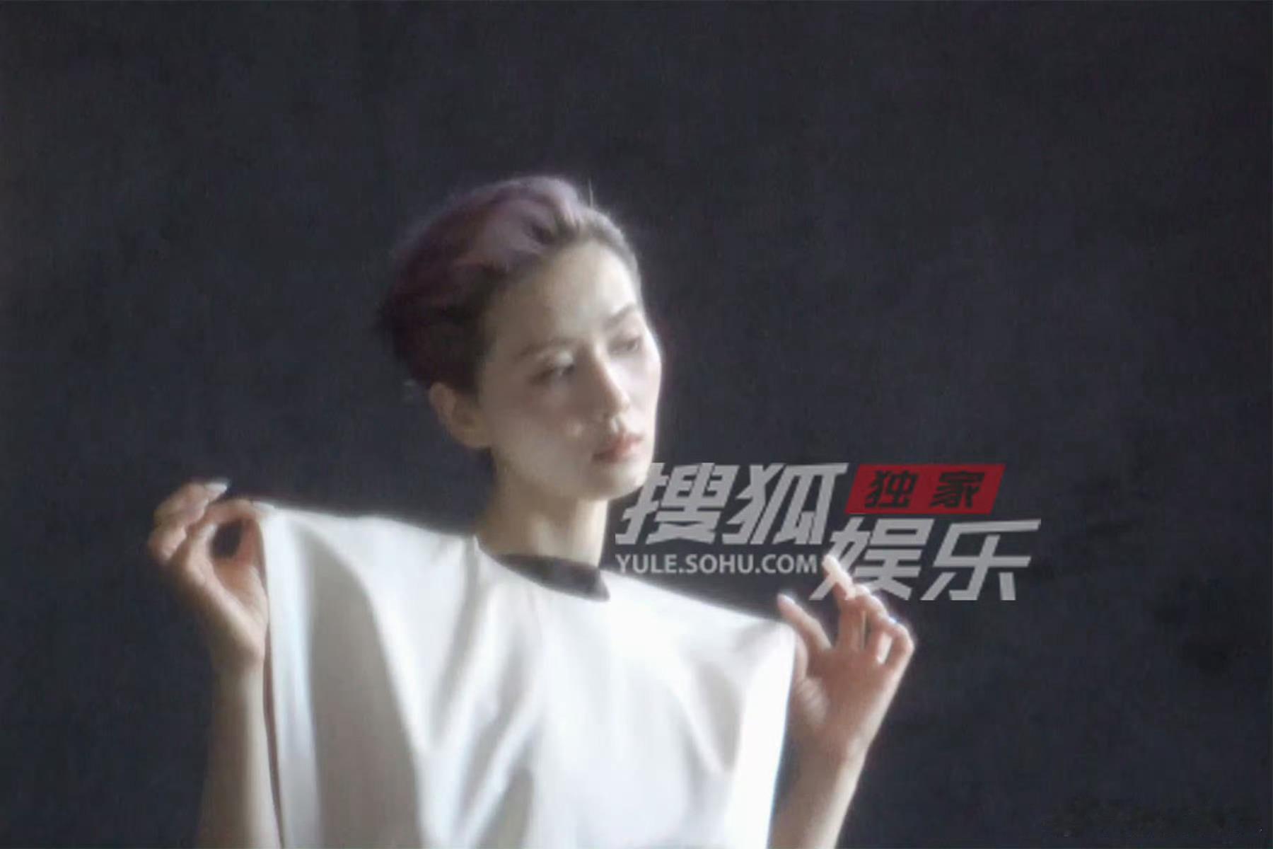只看到美施优越的骨相 ​​​