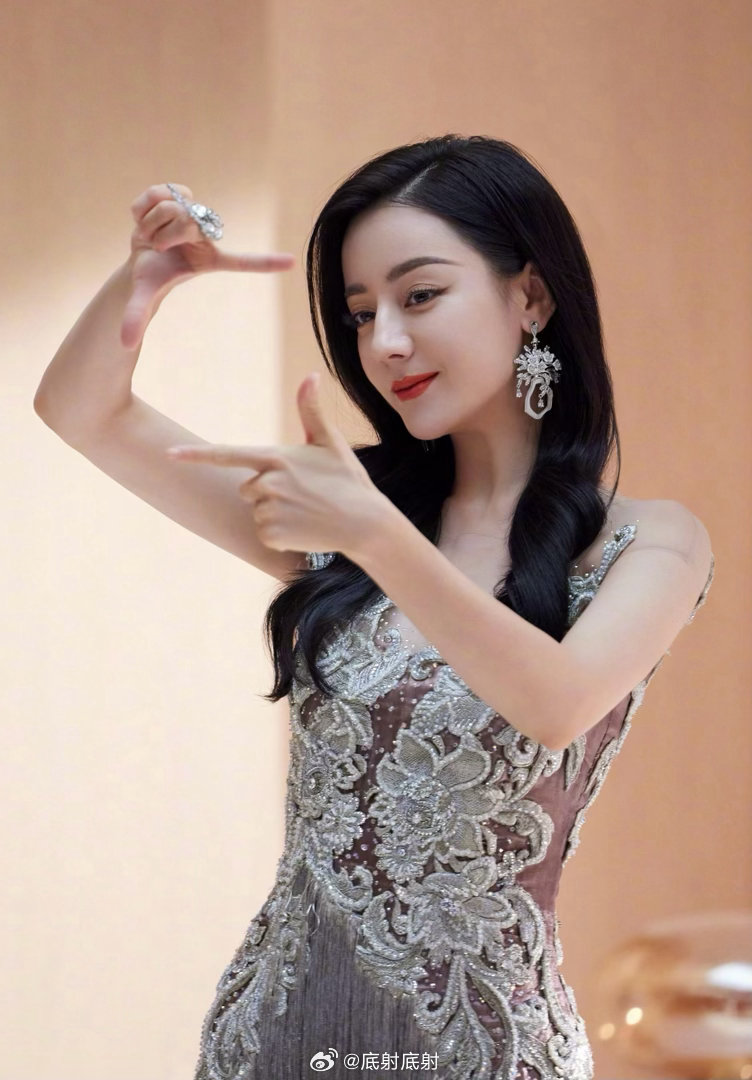 迪丽热巴玉足😍 