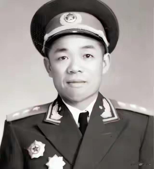 上将韩先楚的战火征途

1913年2月，当安徽黄安（今湖北红安）一个贫苦农家迎来