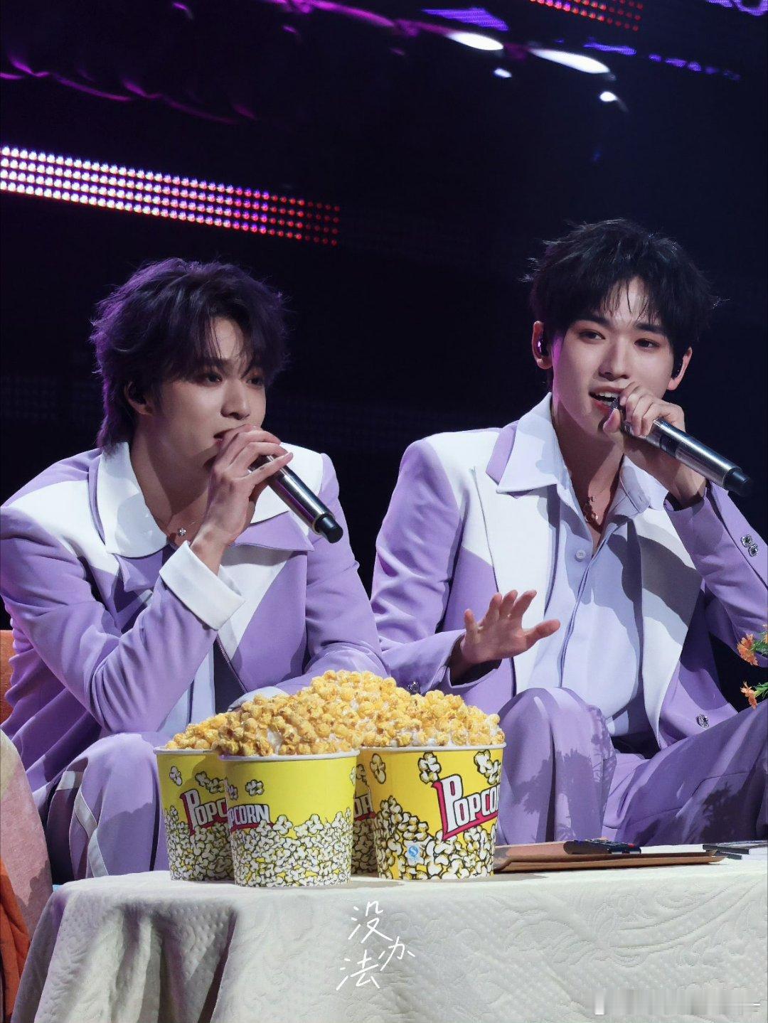 文轩 🐺文轩 爱永不落幕 🐟文轩 一起长大的约定 “那天我穿着一件很帅的衣服