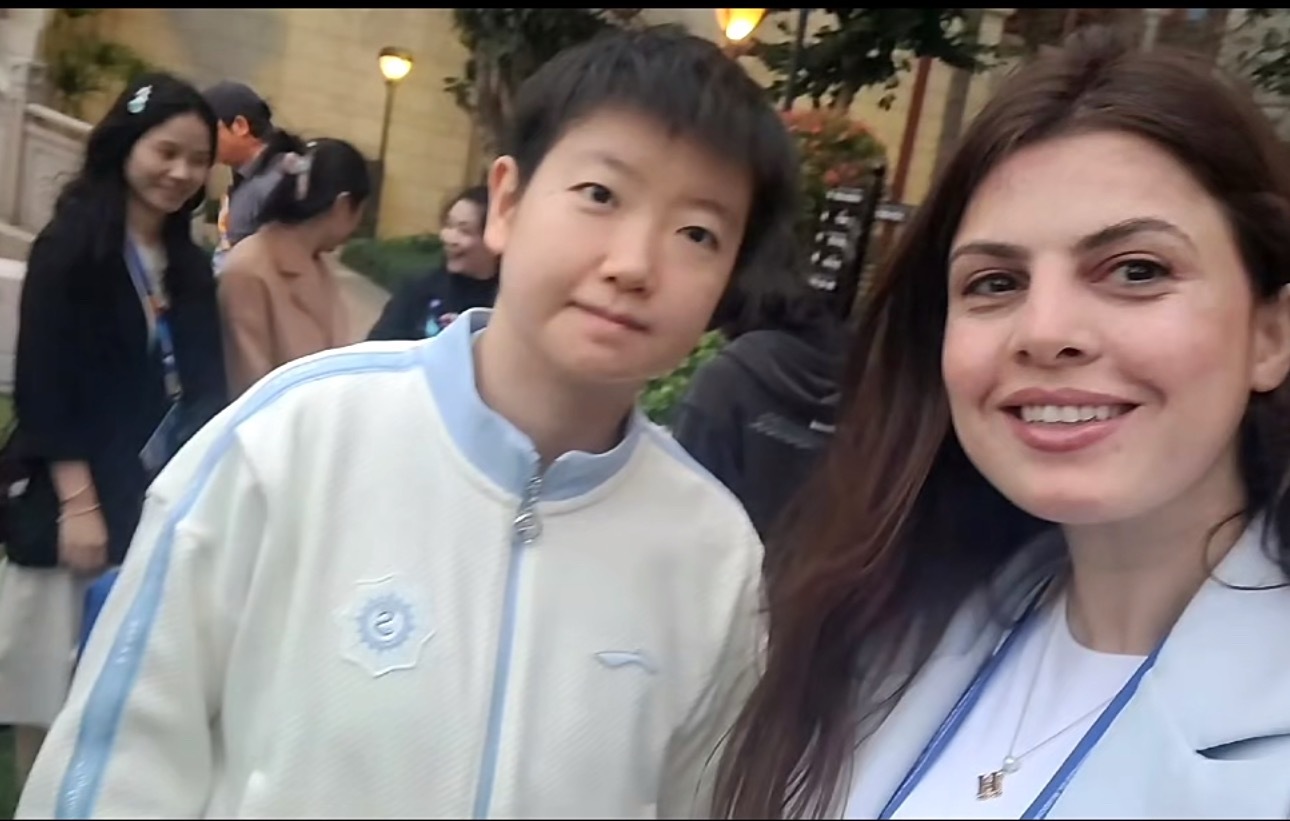 原来今天还有晚宴 