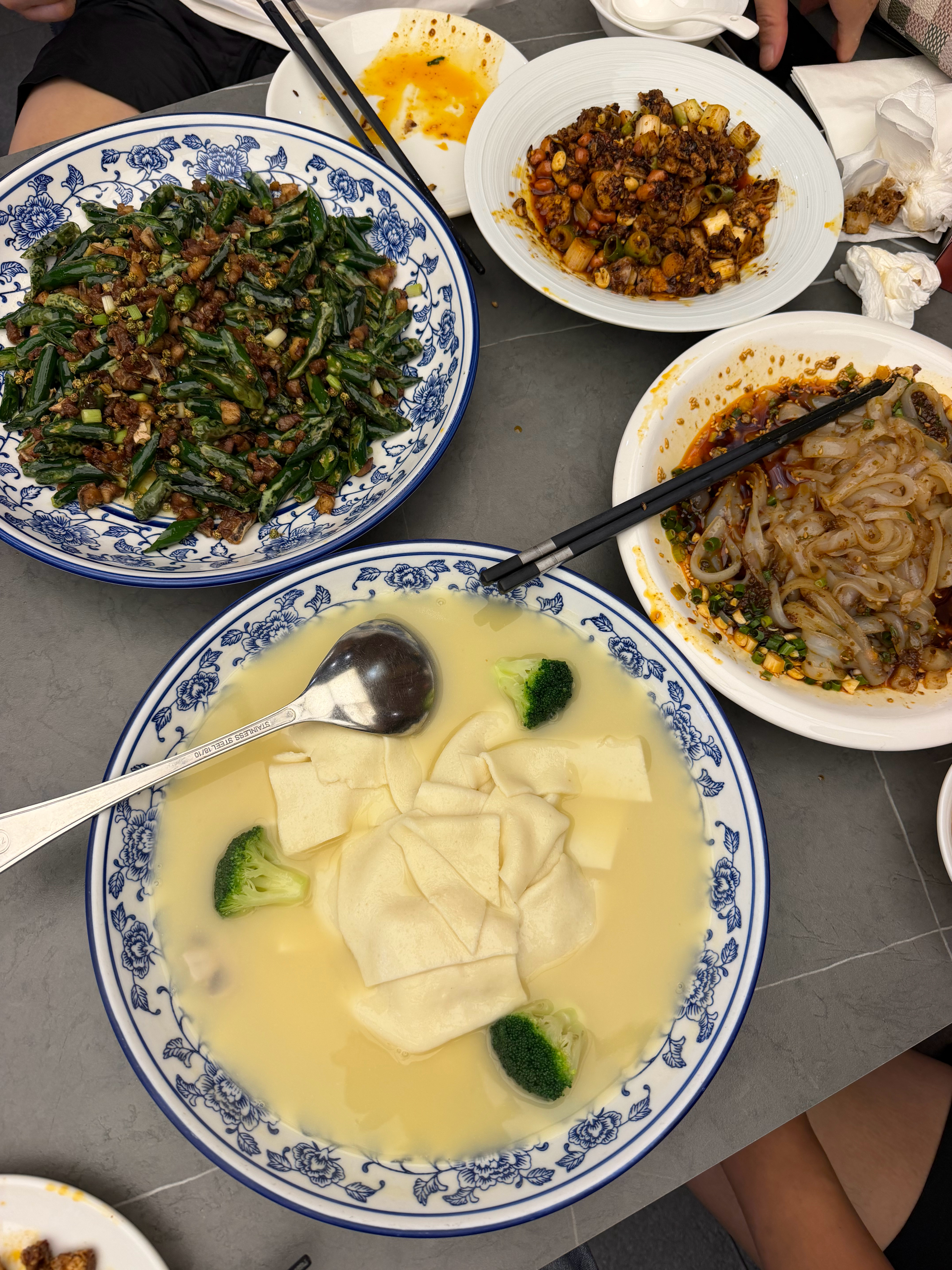 中午排队一个半小时，吃了家成都老川菜，有没有本地兄弟们看看这几个菜点的如何，图1