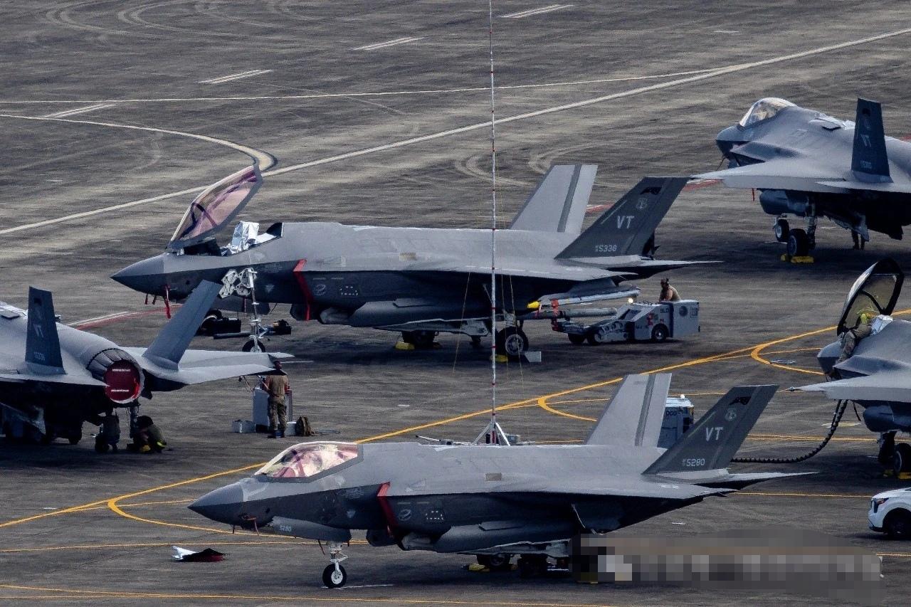 美国已批准向沙特阿拉伯出售48架F-35“闪电II”隐形战机的军售案。这笔估值2