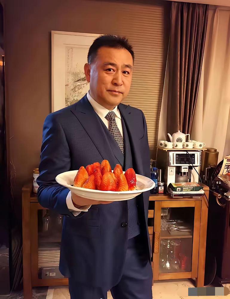 到底什么才是幸福？64岁张宏民在北京独居，不婚不育不生娃，日子照样精彩！
 
提