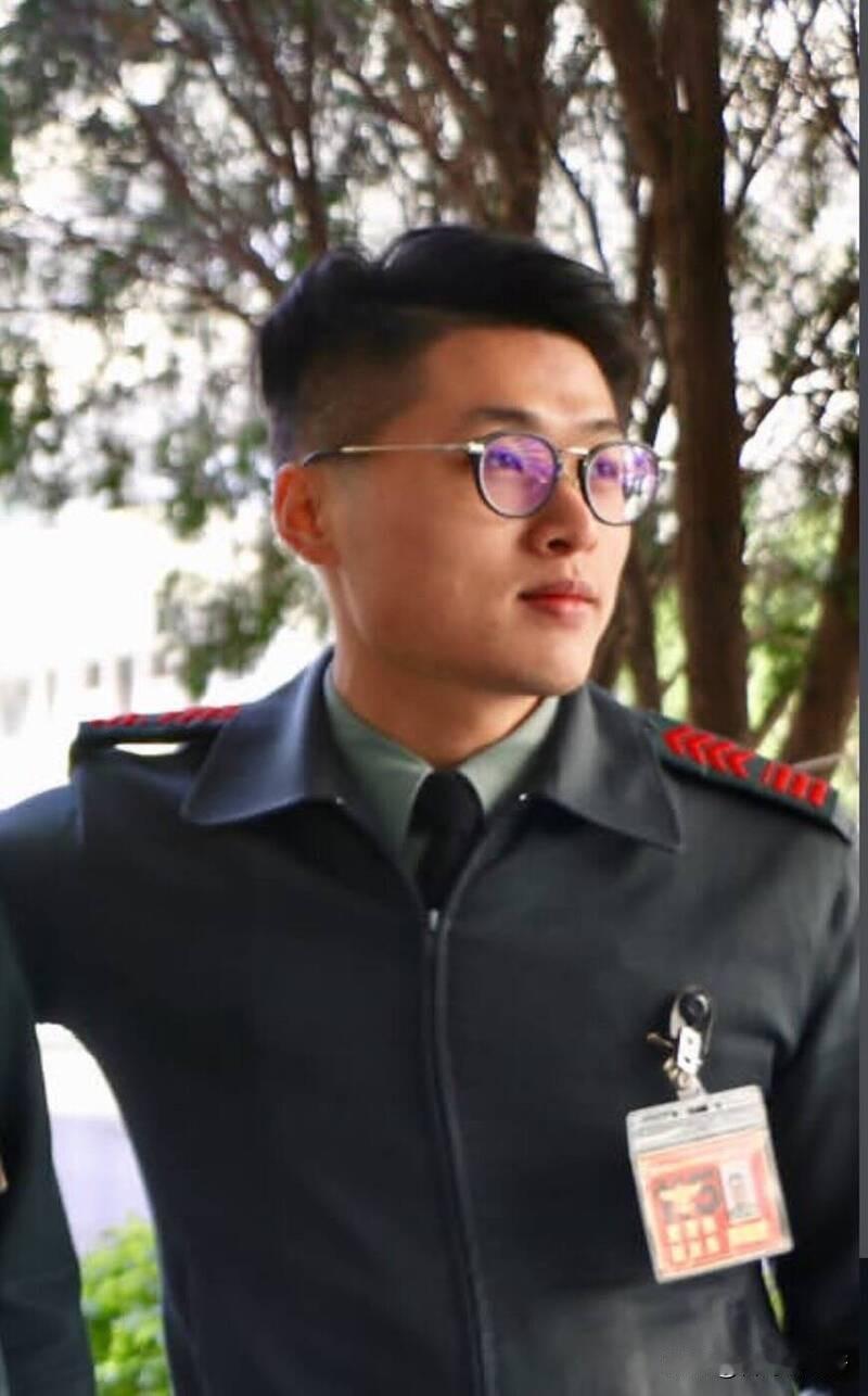 台湾一精英特战士兵被抓？

这是台湾炒作的新闻
说一名海龙蛙兵在香港失联
绿色媒