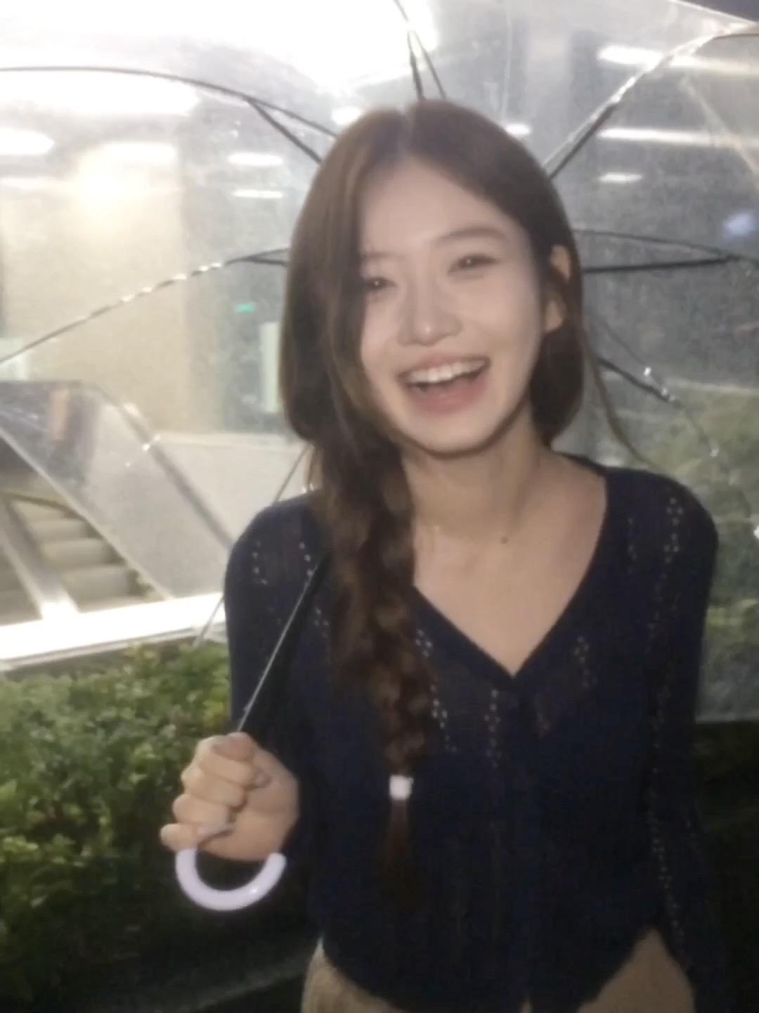 请问你现在那边是几点。有没有我的香味在身边