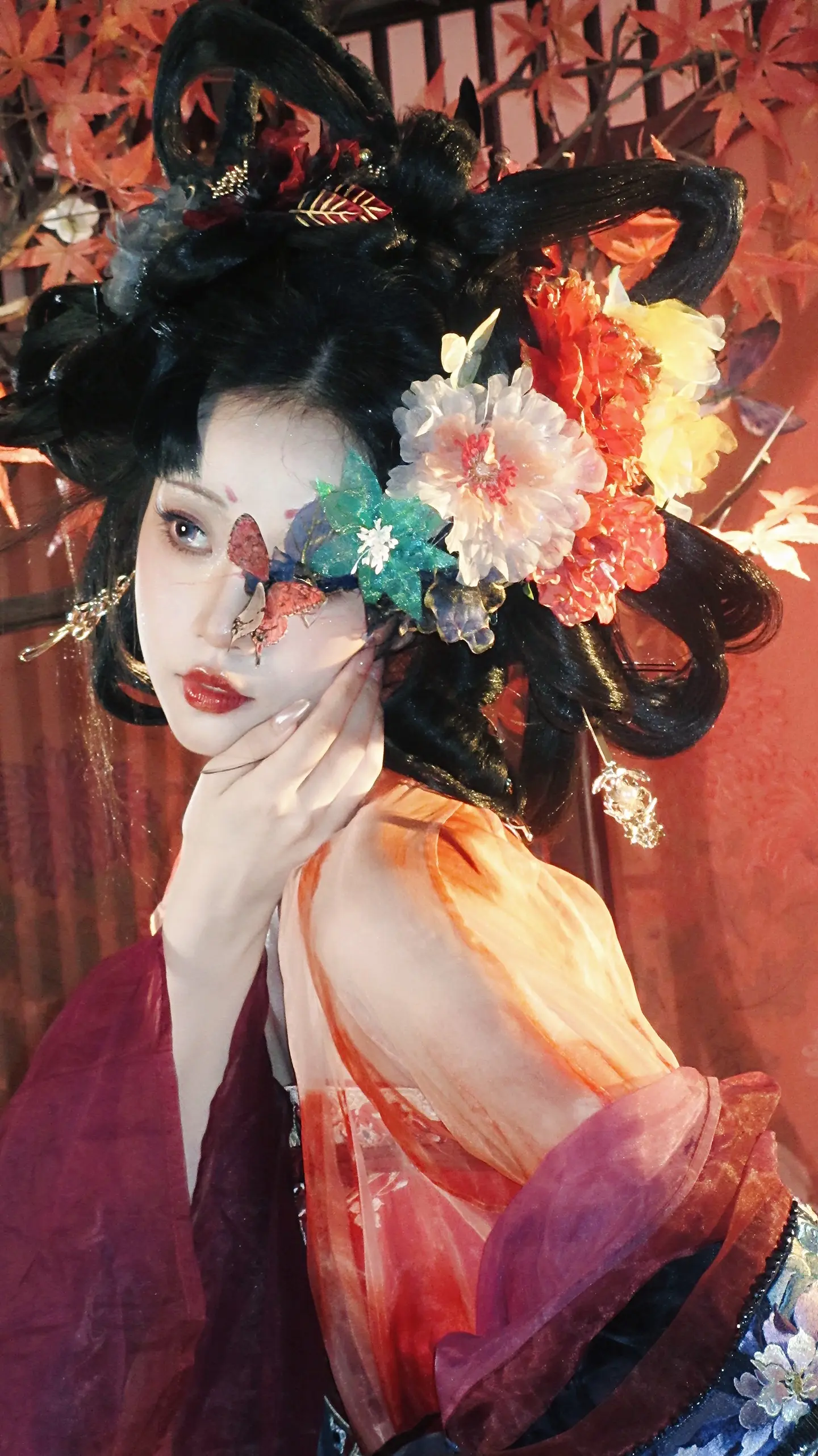 屏中残魂，如梦如囚。