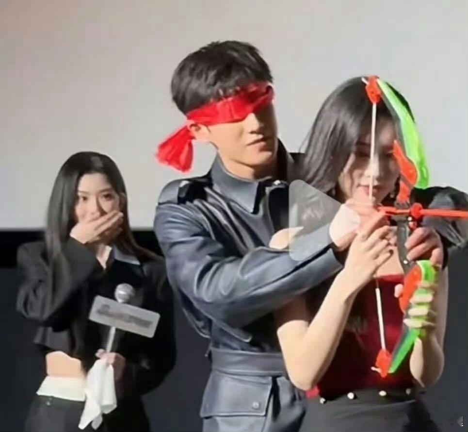 孔雪儿演我嗑cp 孔雪儿真实演我嗑cp，嘴角上扬，控制不住的姨母笑😍 