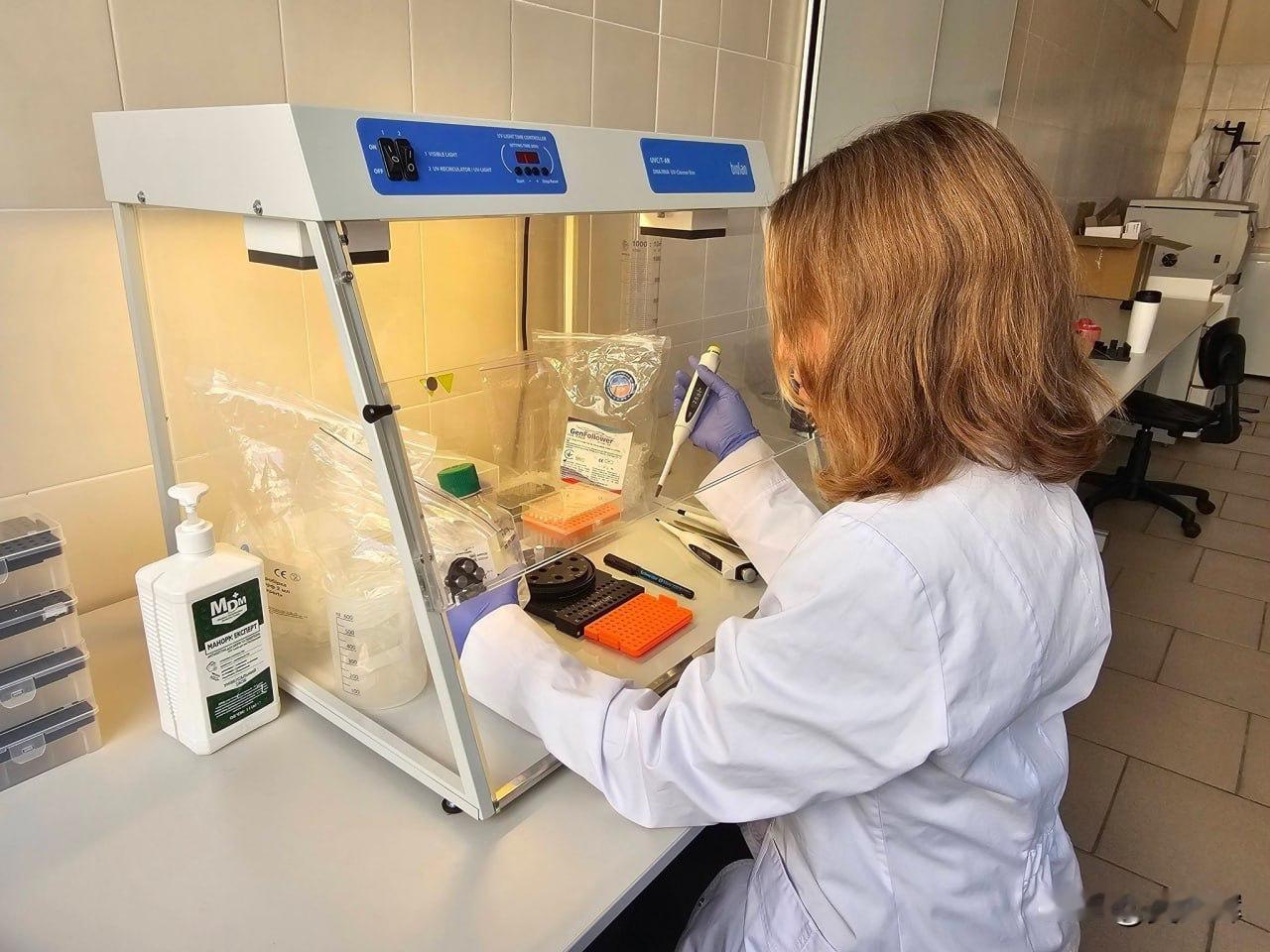 乌克兰建成国内首个极地生物学实验室

该实验室由乌克兰国家南极科学中心与基辅航空