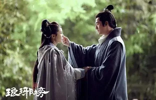 有一次，病房来了一对再婚的夫妻。两个人很有意思。男人每次都算着手里的钱给老婆，让