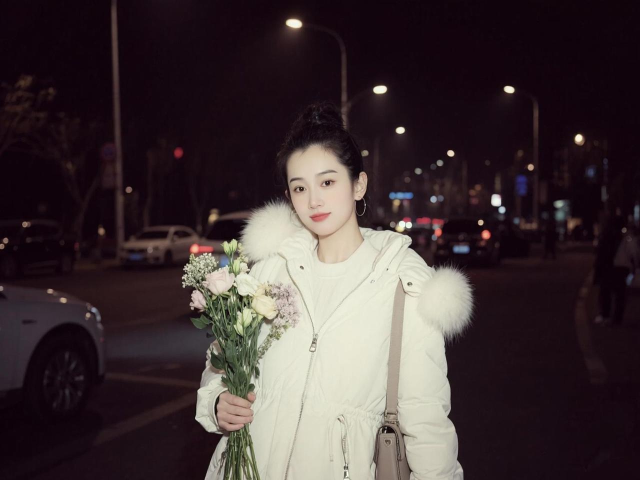 周末能双休就好了，给忙碌一周的自己充充电~