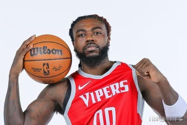 新疆男篮签约火箭不要的哈里斯，是个出色得分手




新疆男篮先下手为强，竞争中