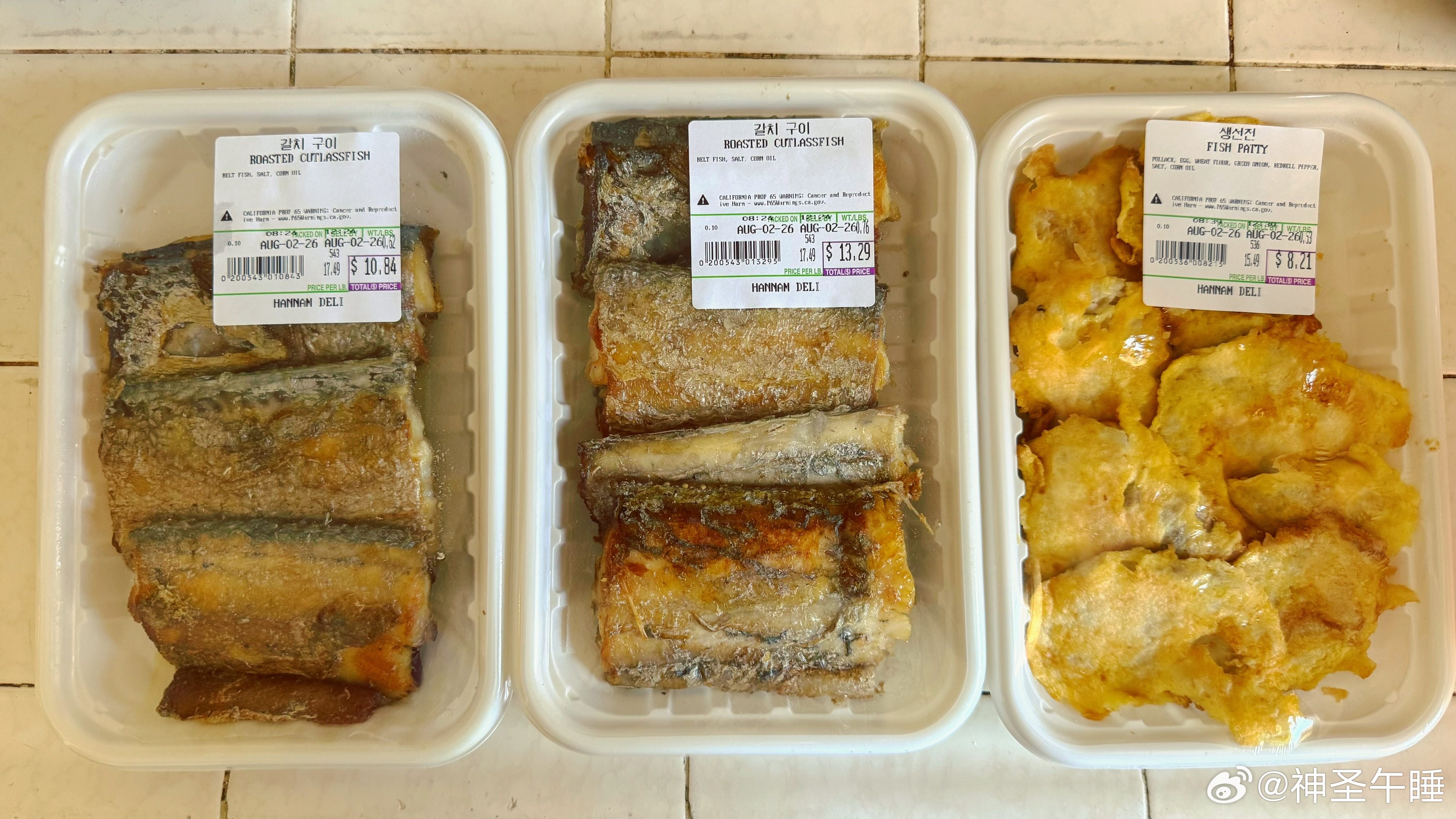 每次去韩国超市，就买一大堆炸鱼。炸黄花鱼，炸比目鱼，炸带鱼，炸白鱼饼。为什么买这