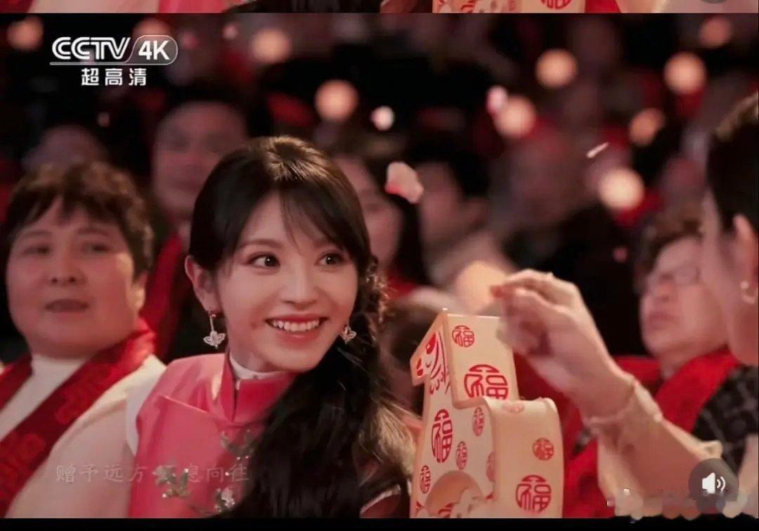 田曦薇甜妹天花板？论气质王楚然直接碾压 