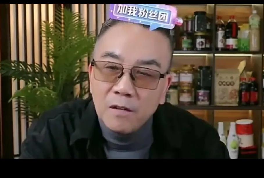 养奶五骂别人扒灰，
小五啊，扒灰这事还是杨老蔫教给你的吧？
当年你偷偷养个小五婶