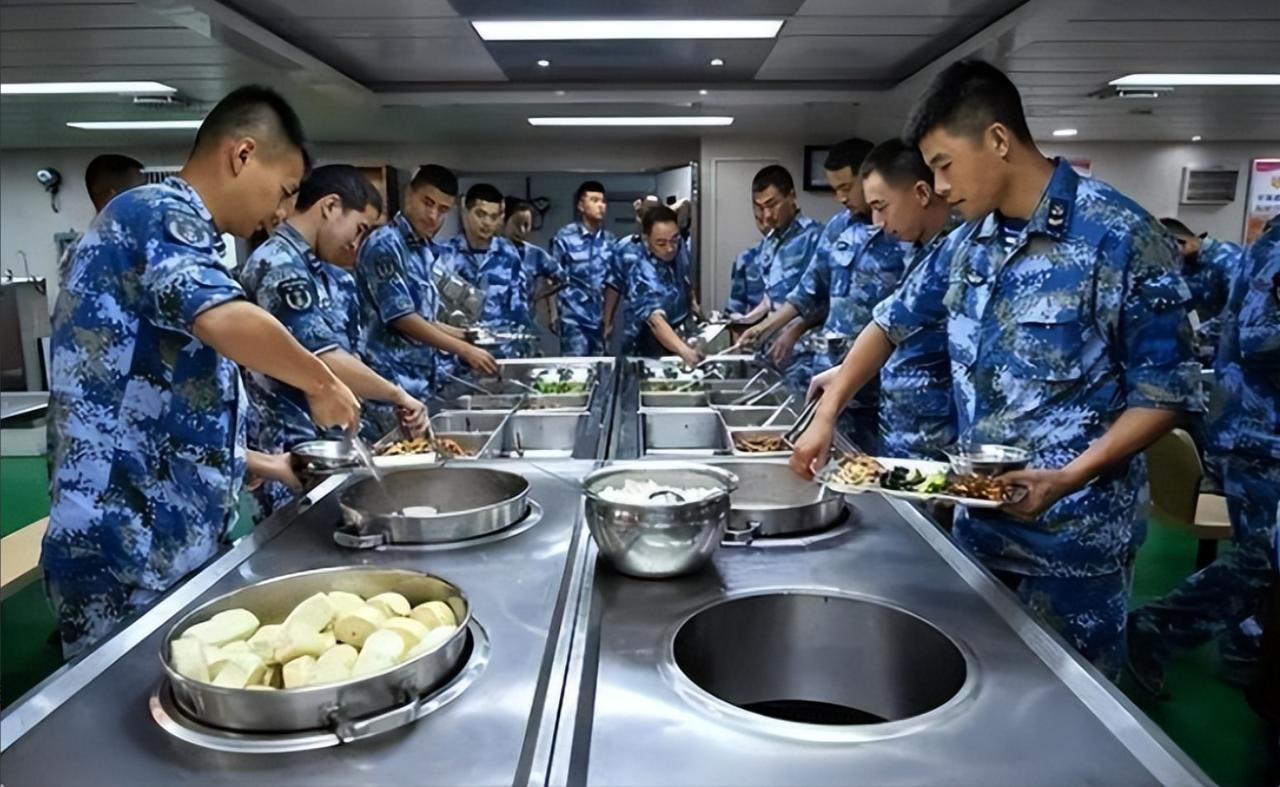 航母从来都不是摆着看的大国玩具，而是实打实的海上吞金巨兽。别觉得造出航母就万事大