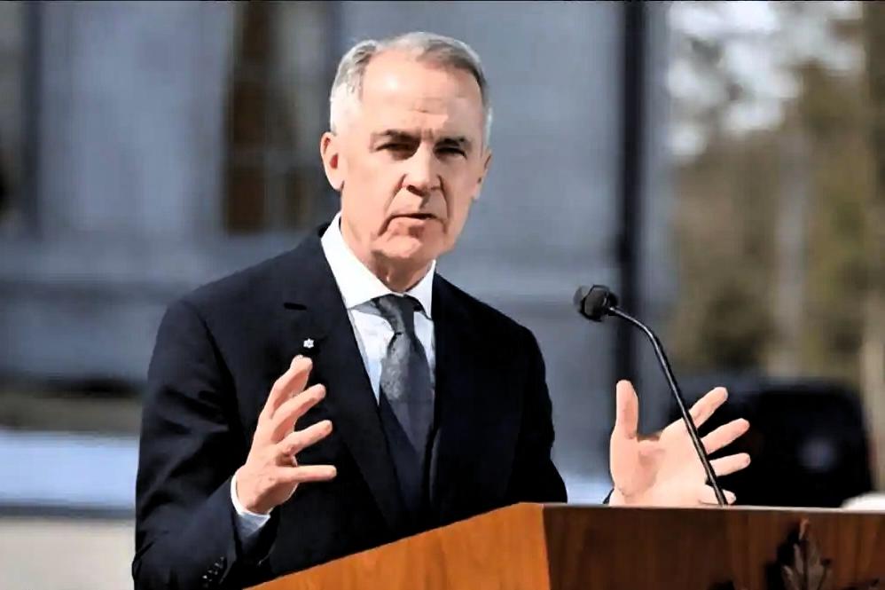 加拿大最终还是低头了！
正在中国访问的加拿大总理卡尼，突然放出了一个重磅消息：加