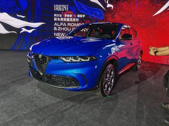 阿尔法·罗密欧Tonale托纳利正式在国内发布，新车定位于紧凑级SUV ，定位低